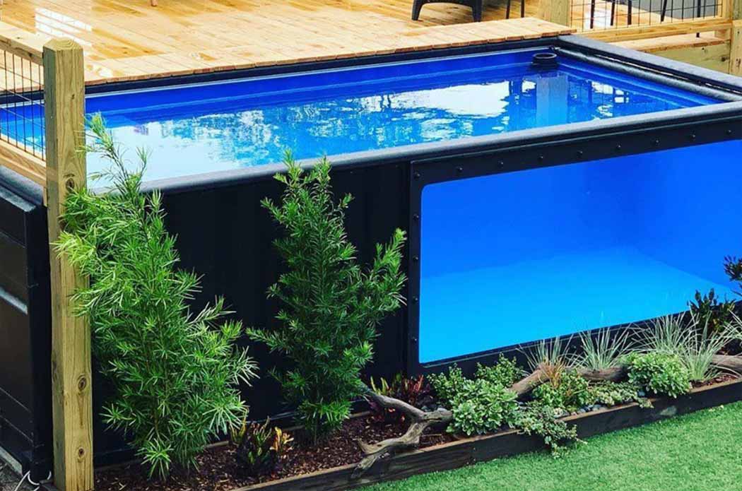 کانکس استخر دار مشکی